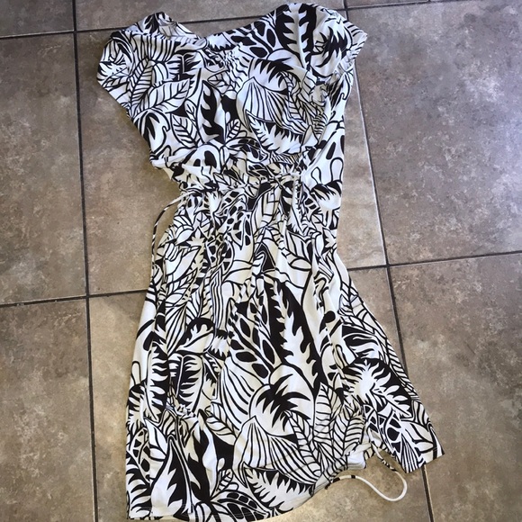 Dress - Picture 4 of 4